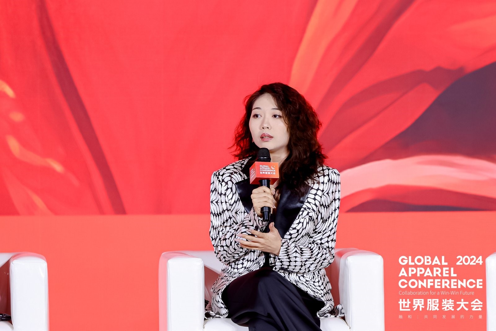 &ldquo;融和&rdquo;20個(gè)國(guó)家和地區(qū)服裝精英，2024世界服裝大會(huì)在東莞虎門開幕