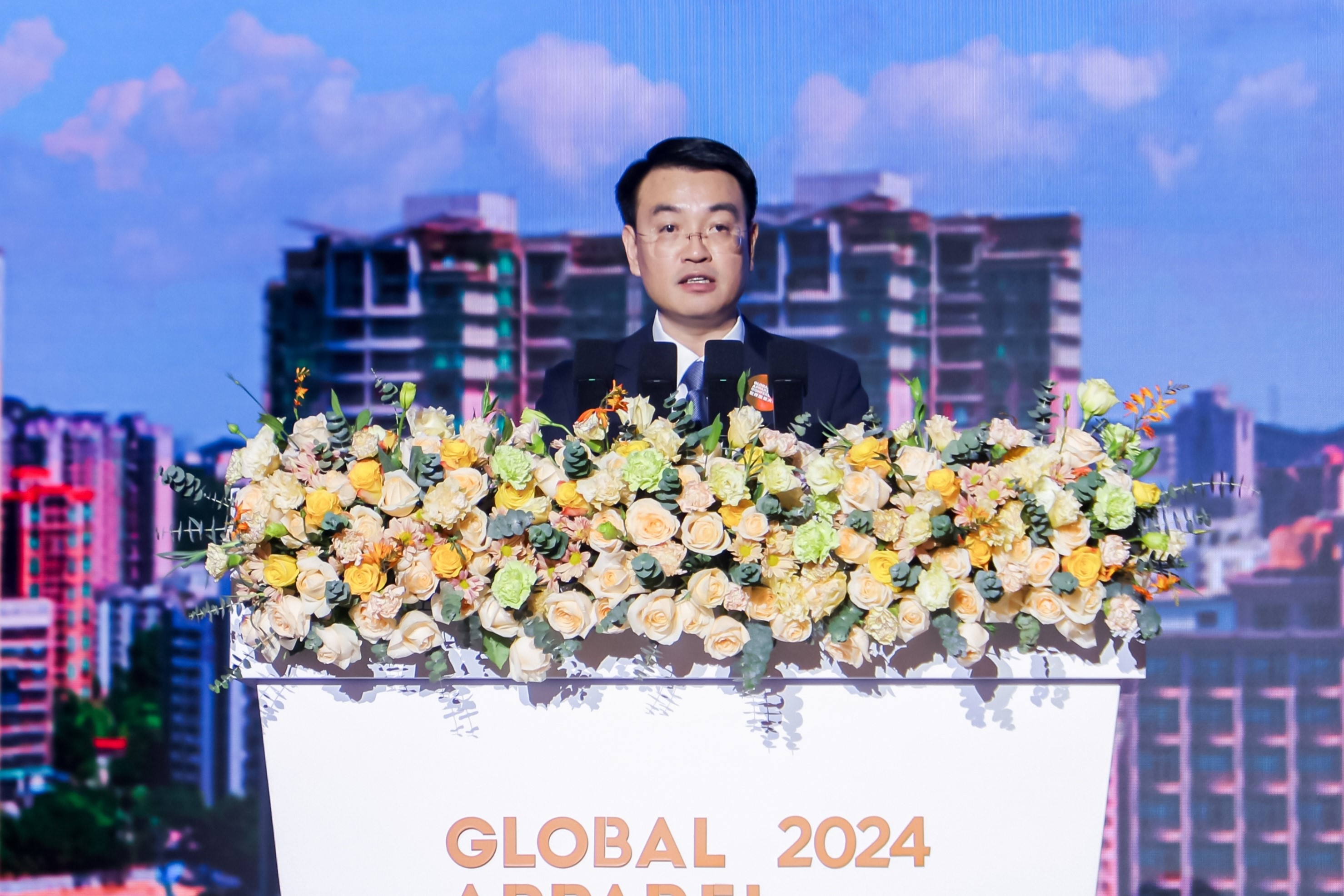 &ldquo;融和&rdquo;20個(gè)國(guó)家和地區(qū)服裝精英，2024世界服裝大會(huì)在東莞虎門開幕