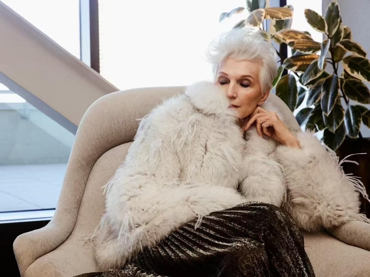  攜手玖姿JUZUI創(chuàng)意總監(jiān)王陶Taoray Wang 老錢皮草紐約時(shí)裝周成新貴