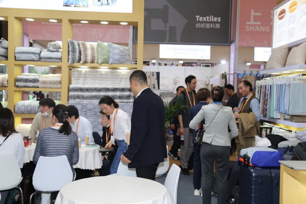 識變應(yīng)變 拓展外貿(mào)新空間！第33屆華東進(jìn)出口商品交易會盛大開幕