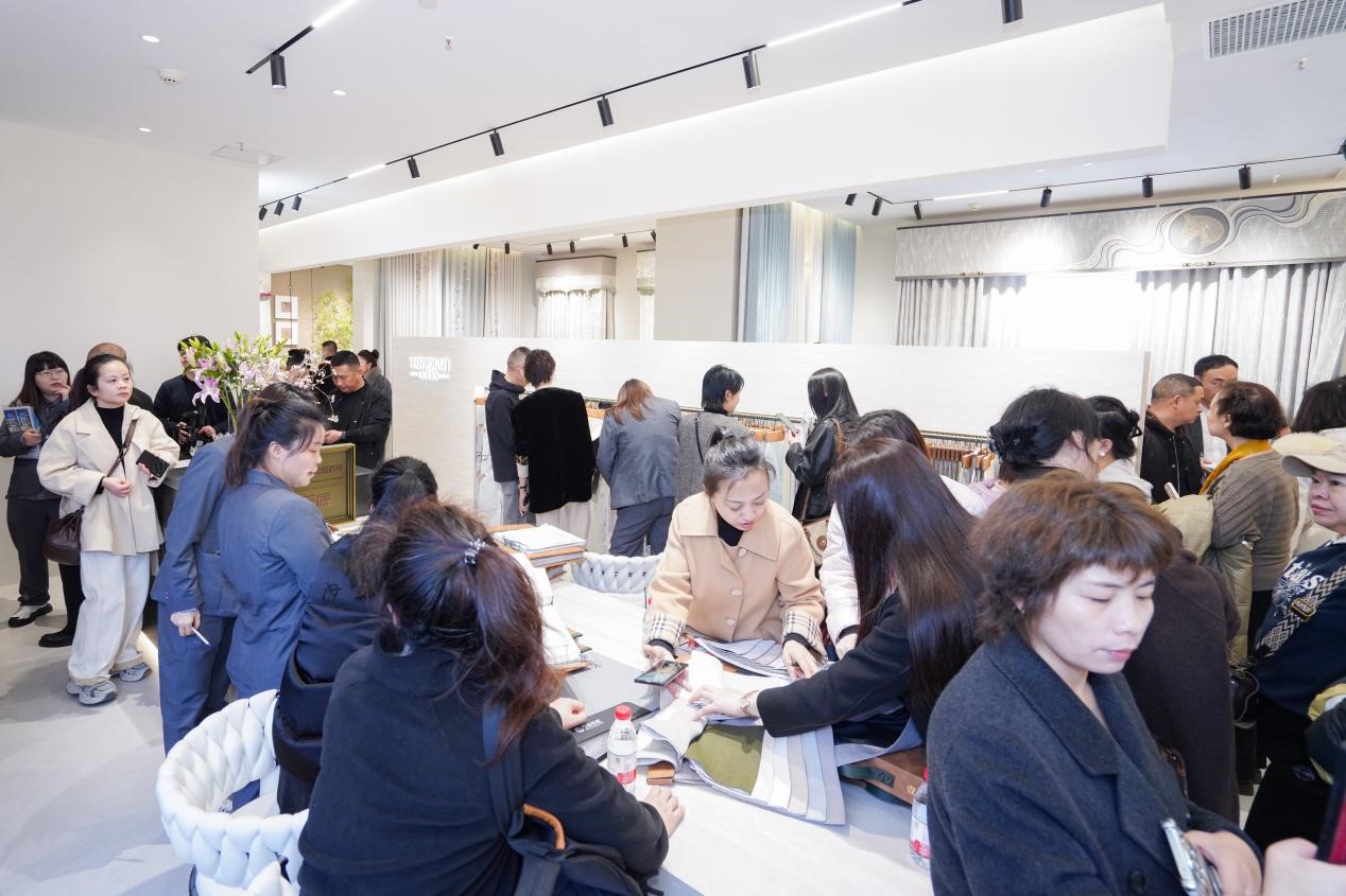 智造織就未來，錦韻潮動全球！2025海寧春季家博會今日啟幕