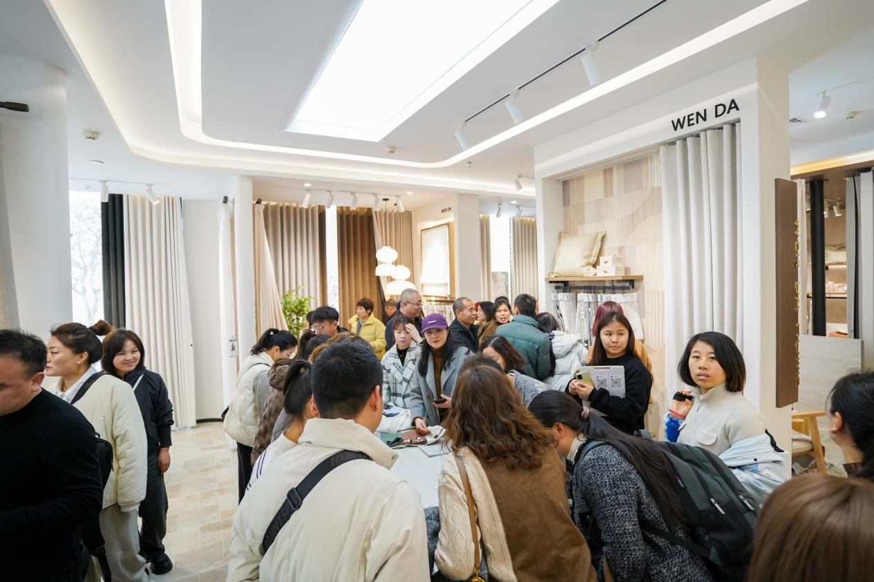 智造織就未來，錦韻潮動全球！2025海寧春季家博會今日啟幕