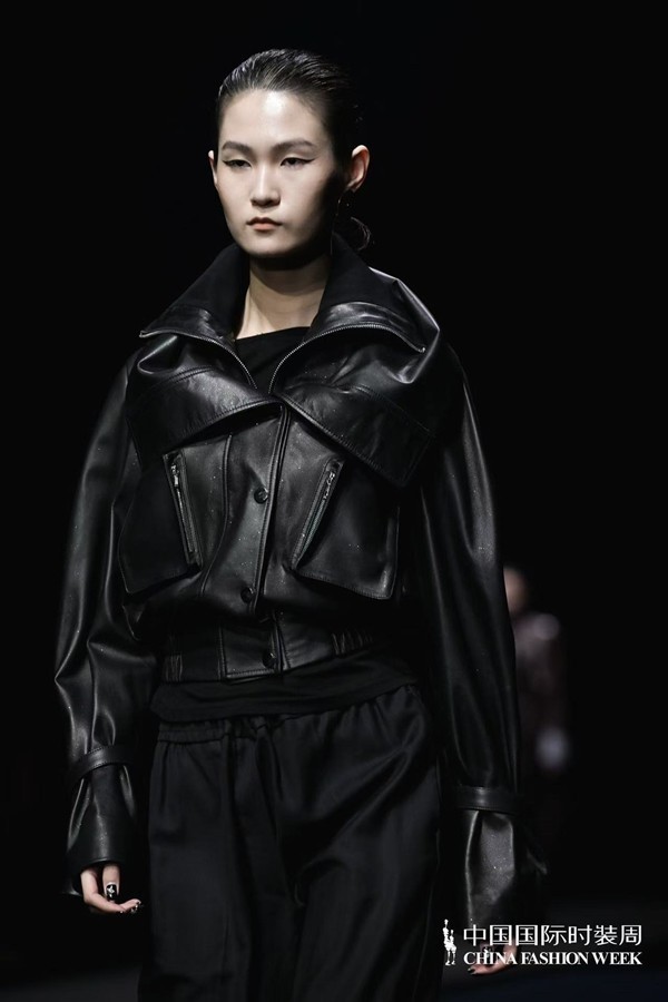 胡瑩瑩的精神內(nèi)核“ARTEMIS·自由悅己” 設(shè)計(jì)師品牌Y2FREEDOM秋冬系列北京綻放