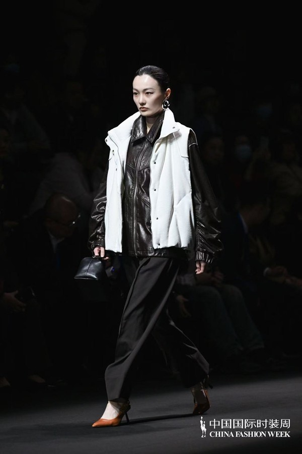 胡瑩瑩的精神內(nèi)核“ARTEMIS·自由悅己” 設(shè)計(jì)師品牌Y2FREEDOM秋冬系列北京綻放
