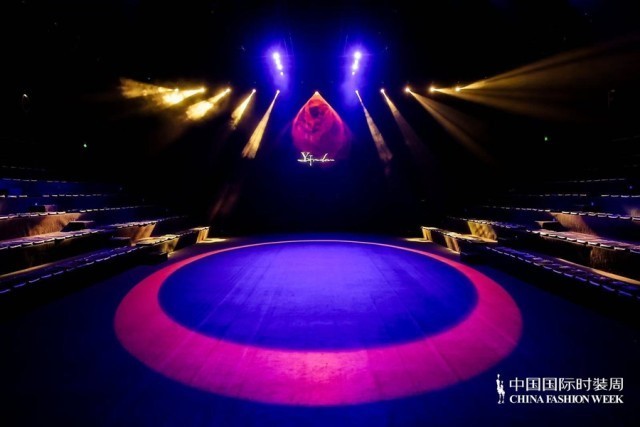 胡瑩瑩的精神內(nèi)核“ARTEMIS·自由悅己” 設(shè)計(jì)師品牌Y2FREEDOM秋冬系列北京綻放