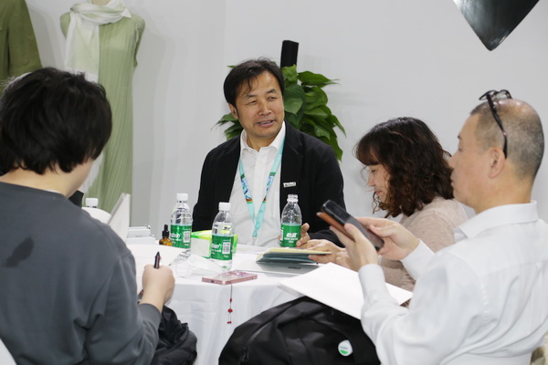 極致創(chuàng)新，讓迭代&reg;滌綸&ldquo;生態(tài)圈&rdquo;再次火爆2025yarnexpo春夏展