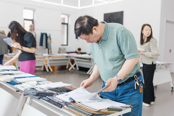 挖掘創(chuàng)新人才，激發(fā)產(chǎn)業(yè)活力！&ldquo;第十屆（2025年）十佳紡織面料設(shè)計(jì)師及培養(yǎng)先進(jìn)單位評選&rdquo;評審會于柯橋舉行