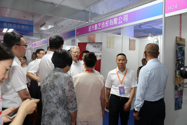  中華紡織網(wǎng)面輔料展區(qū)成功舉辦推介會(huì)，新材料、新工藝 助力興城泳裝產(chǎn)業(yè)升級(jí)