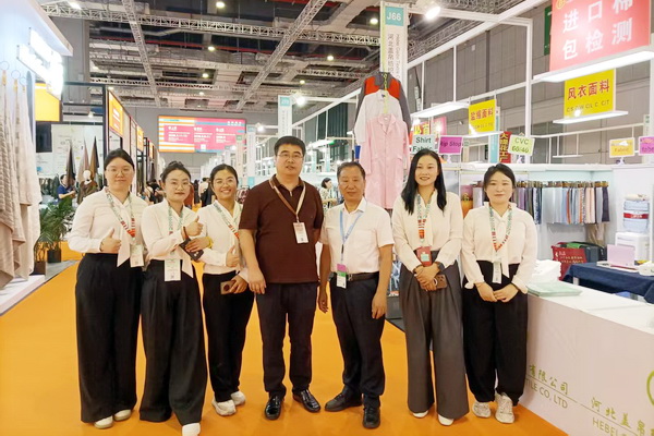 40余家石家莊紡服企業(yè)齊聚滬上，成為中紡聯(lián)秋季聯(lián)展上靚麗的風(fēng)景線
