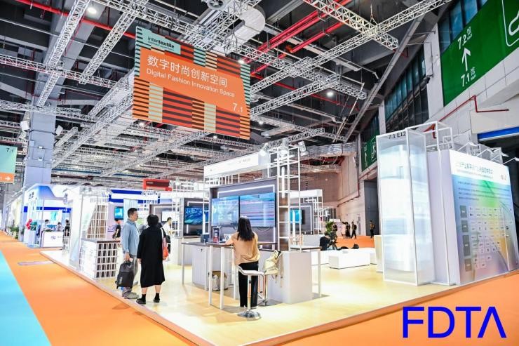 從數(shù)據(jù)決策到虛擬織布，數(shù)字時(shí)尚創(chuàng)新空間貫通紡織全鏈數(shù)智升級(jí)！