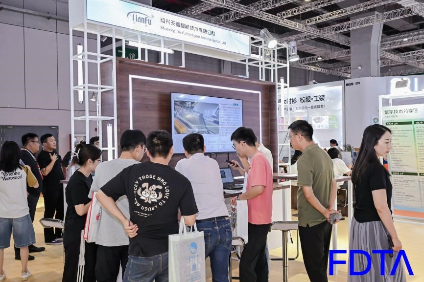 從數(shù)據(jù)決策到虛擬織布，數(shù)字時(shí)尚創(chuàng)新空間貫通紡織全鏈數(shù)智升級(jí)！