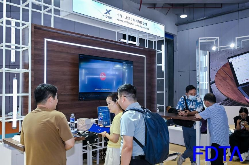 從數(shù)據(jù)決策到虛擬織布，數(shù)字時(shí)尚創(chuàng)新空間貫通紡織全鏈數(shù)智升級(jí)！