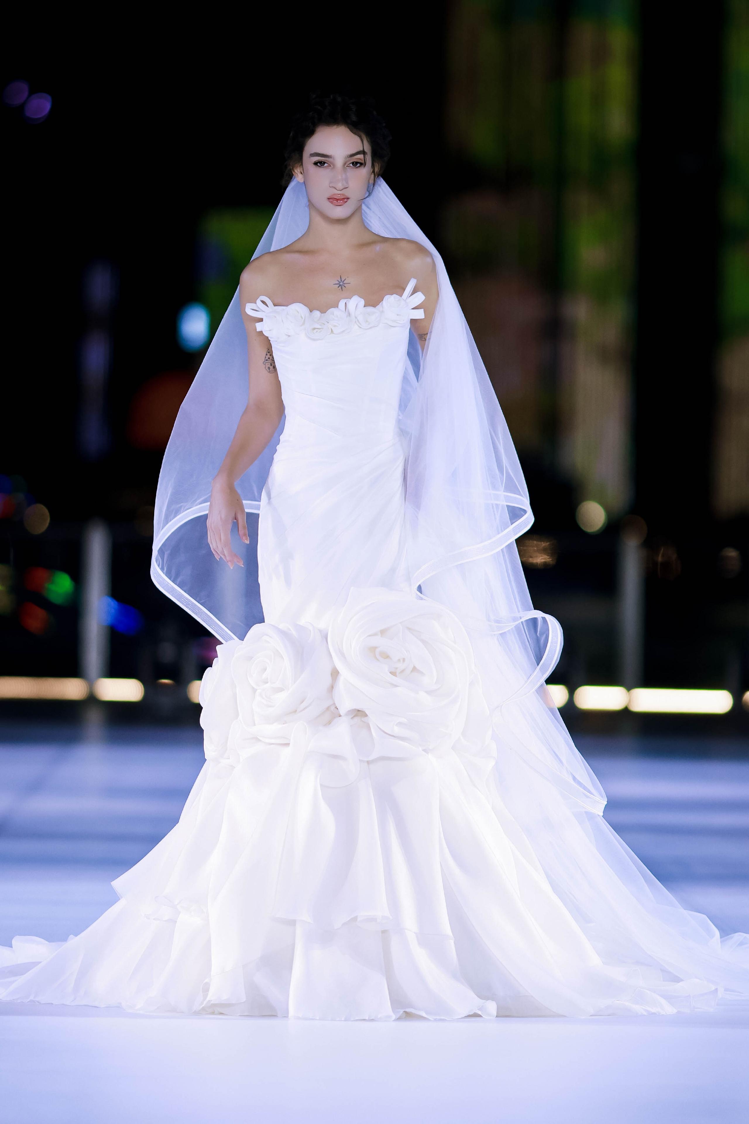 潮涌浮山灣畔 時尚綺夢啟航--2025中國（青島）國際時裝周盛大啟幕！