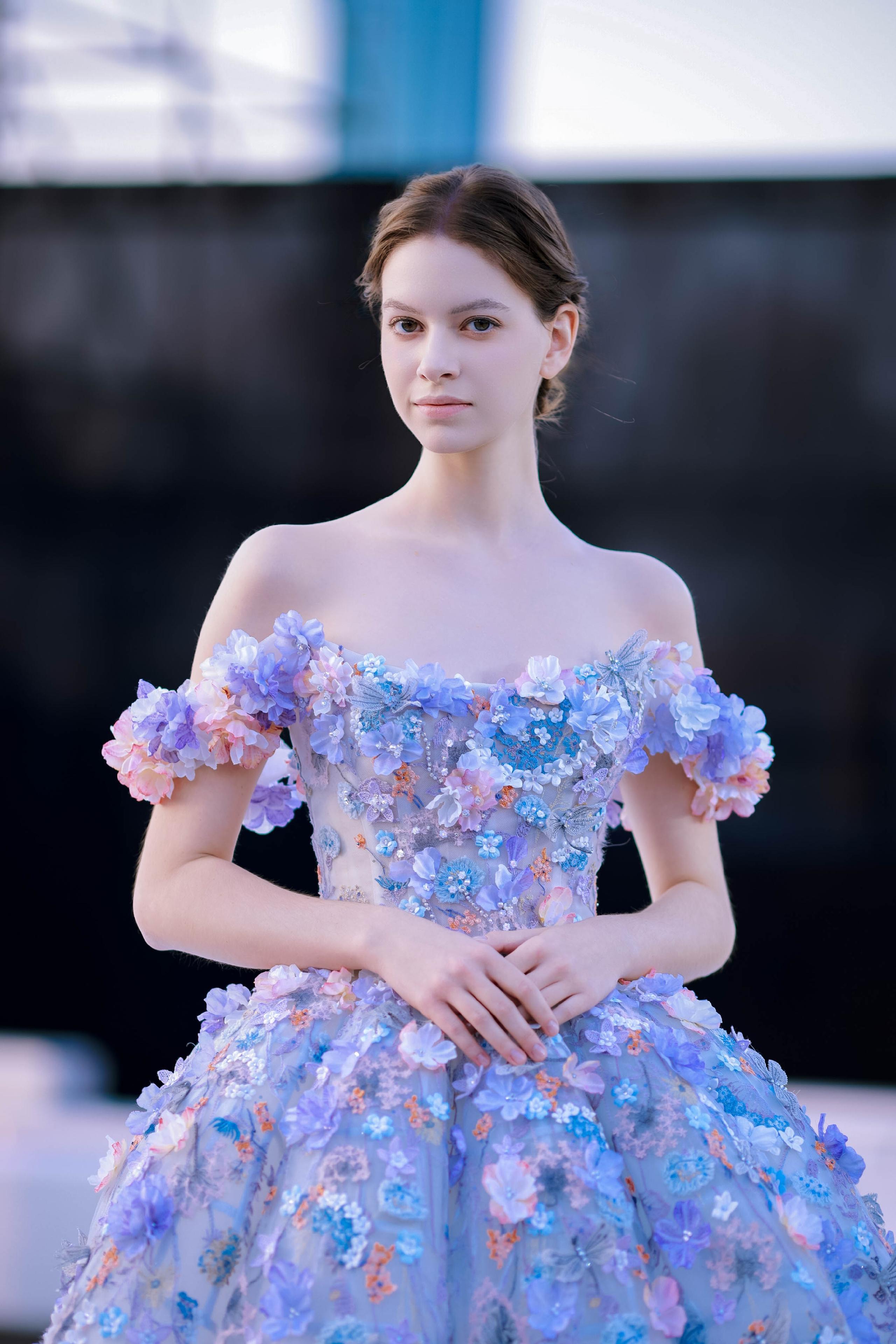 潮涌浮山灣畔 時尚綺夢啟航--2025中國（青島）國際時裝周盛大啟幕！