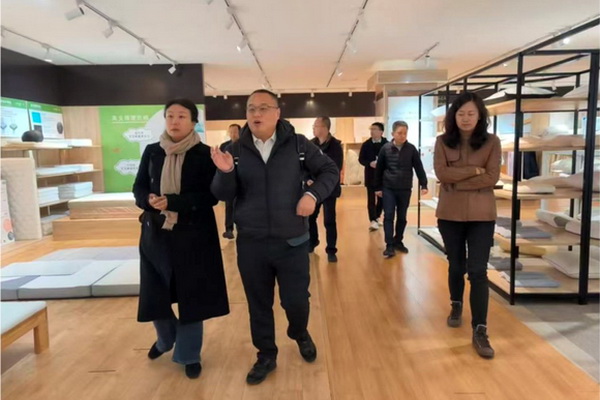 新疆沙雅縣調(diào)研組赴青島考察 深化紡織產(chǎn)業(yè)協(xié)同與跨領(lǐng)域合作