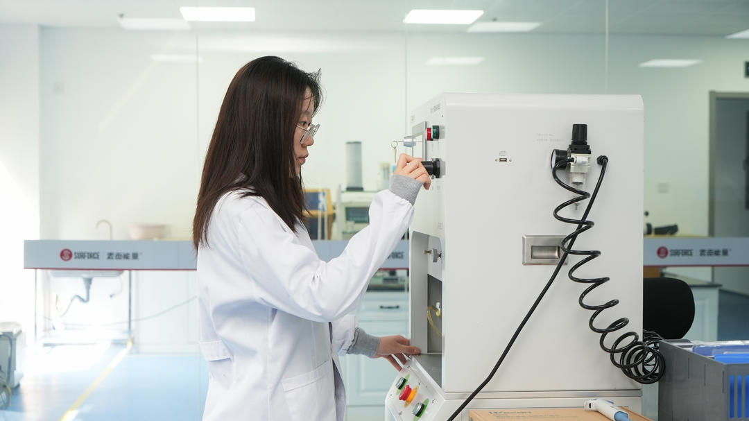 突破瓶頸！表面能量科技集團(tuán)成功實(shí)現(xiàn)納米纖維宏量生產(chǎn)新跨越