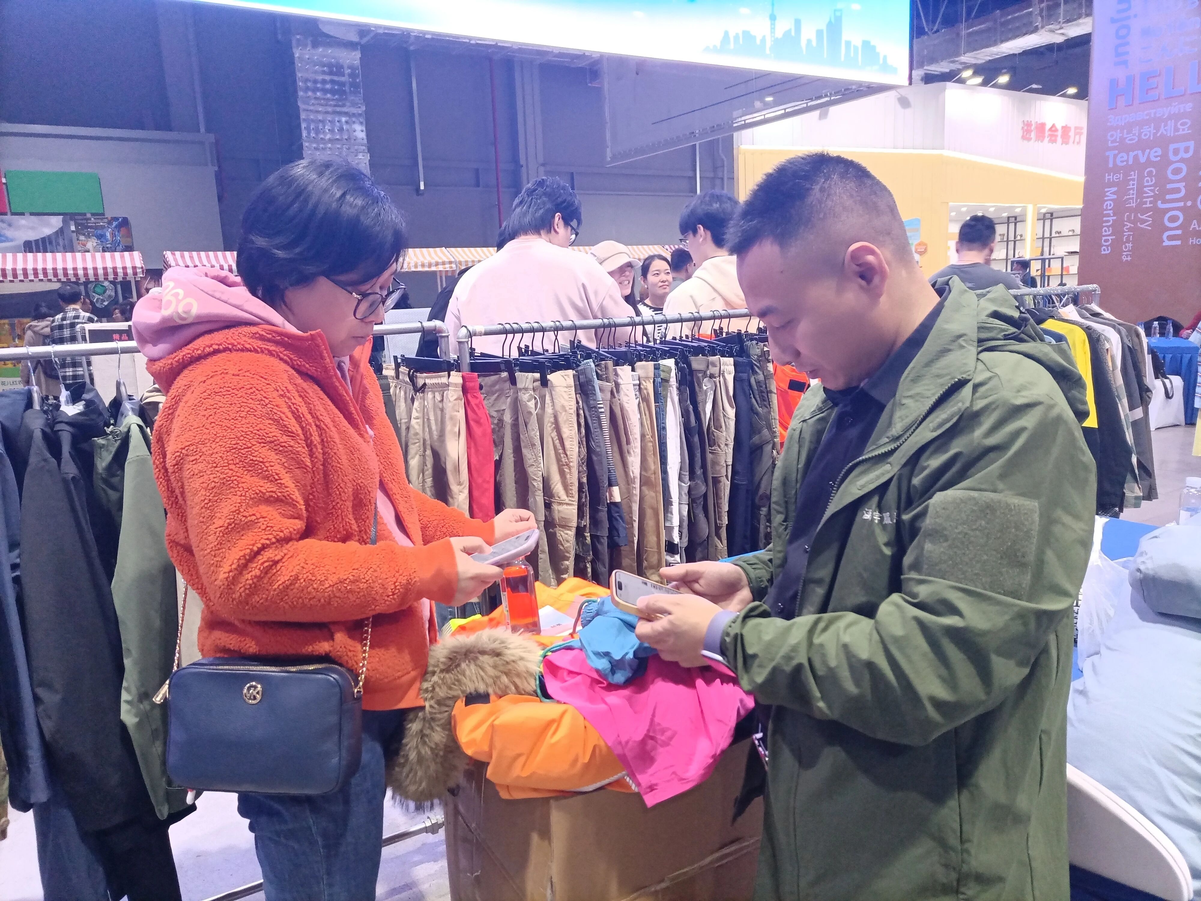 春啟新程 貿(mào)通滬上--20余家石家莊紡服企業(yè)參加2026東方國際工貿(mào)對接會