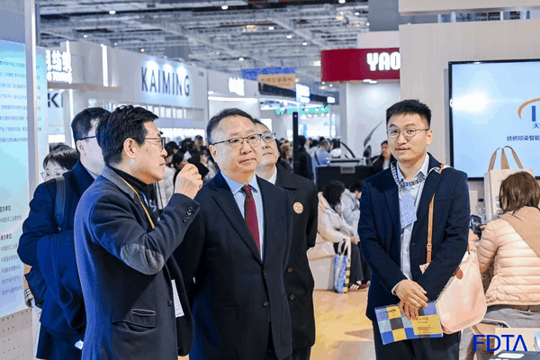 &ldquo;AI+紡織&rdquo;破局轉(zhuǎn)型痛點(diǎn)！數(shù)字時(shí)尚創(chuàng)新空間匯聚全鏈路數(shù)智新科技